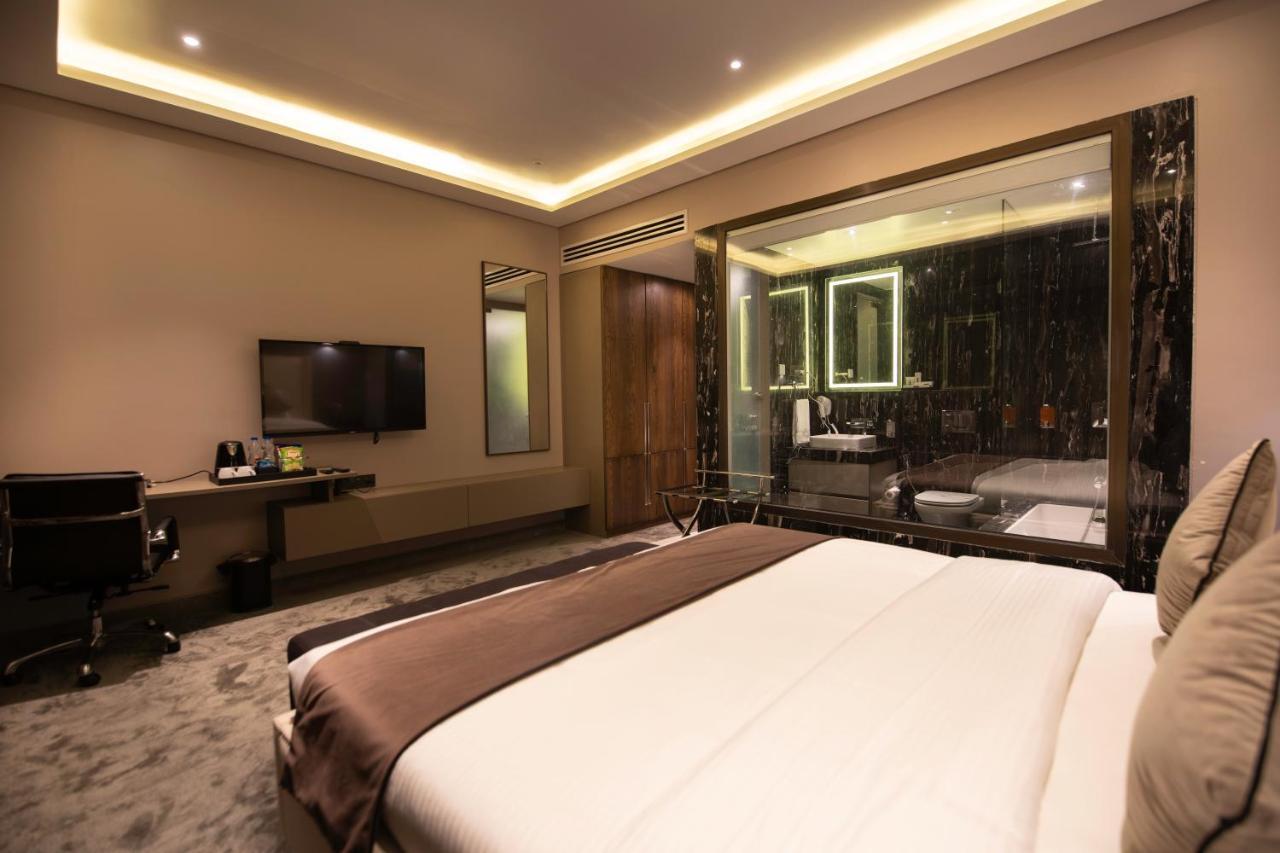 Leela Resort, The Exotic Boutique Hotel - Pure Veg ماهاباليشوار المظهر الخارجي الصورة