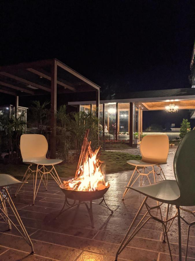 Leela Resort, The Exotic Boutique Hotel - Pure Veg ماهاباليشوار المظهر الخارجي الصورة