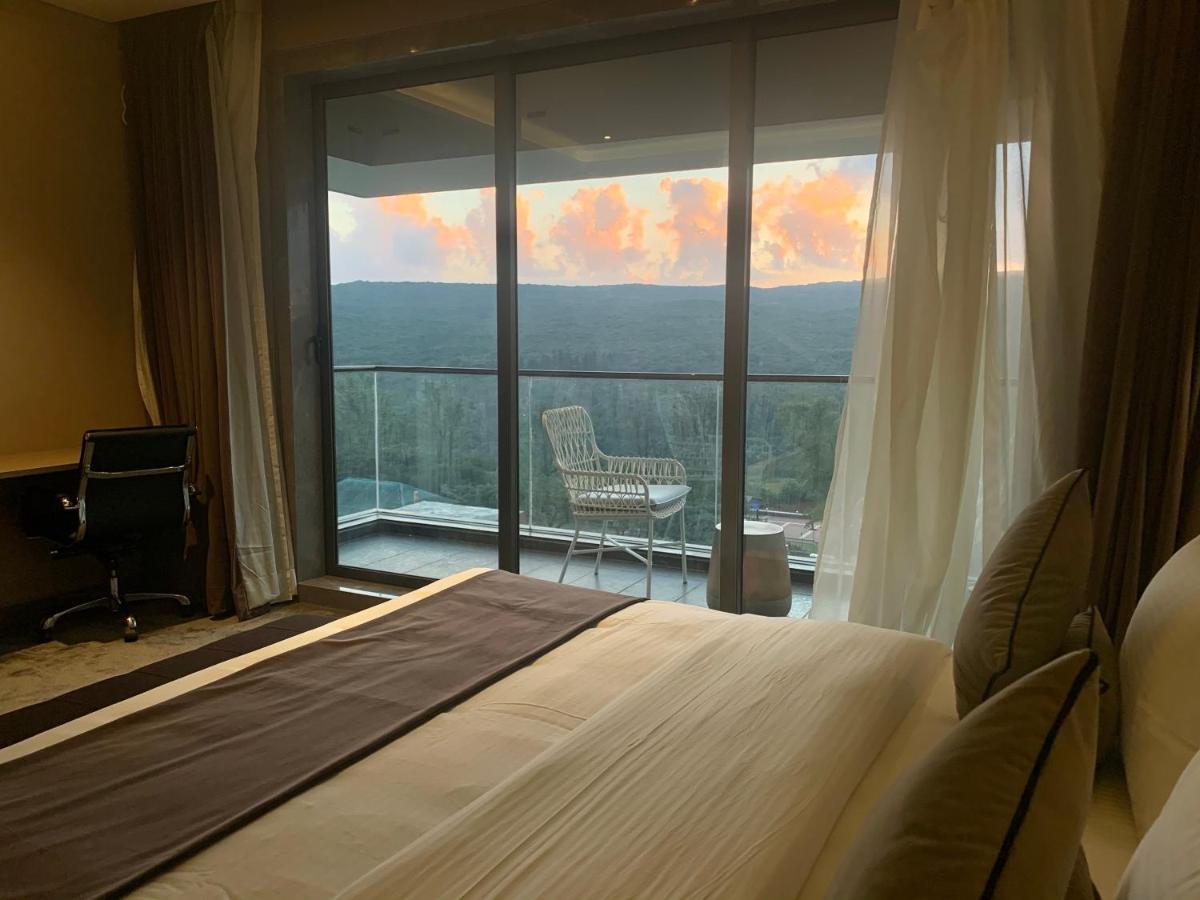Leela Resort, The Exotic Boutique Hotel - Pure Veg ماهاباليشوار المظهر الخارجي الصورة