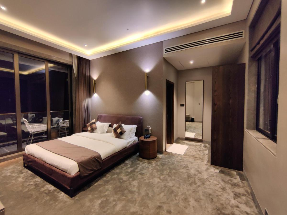 Leela Resort, The Exotic Boutique Hotel - Pure Veg ماهاباليشوار المظهر الخارجي الصورة