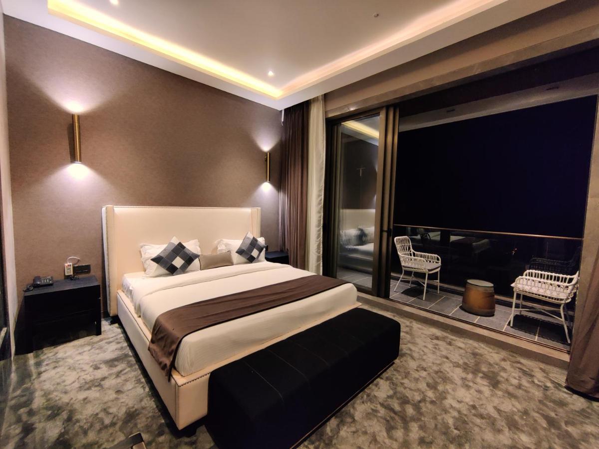 Leela Resort, The Exotic Boutique Hotel - Pure Veg ماهاباليشوار المظهر الخارجي الصورة