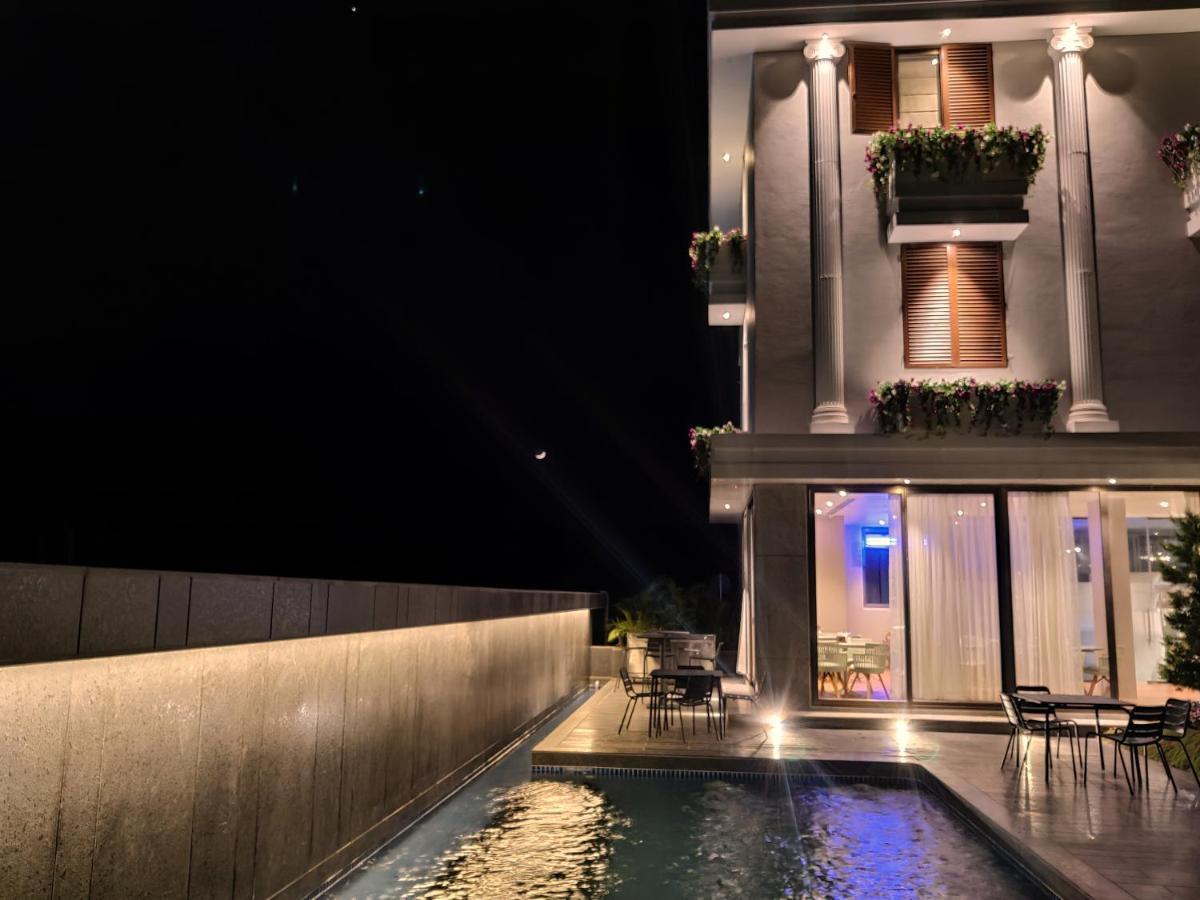 Leela Resort, The Exotic Boutique Hotel - Pure Veg ماهاباليشوار المظهر الخارجي الصورة