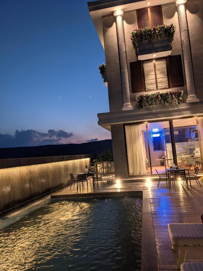 Leela Resort, The Exotic Boutique Hotel - Pure Veg ماهاباليشوار المظهر الخارجي الصورة