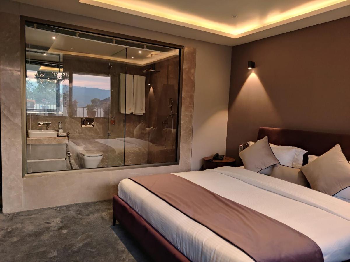Leela Resort, The Exotic Boutique Hotel - Pure Veg ماهاباليشوار المظهر الخارجي الصورة