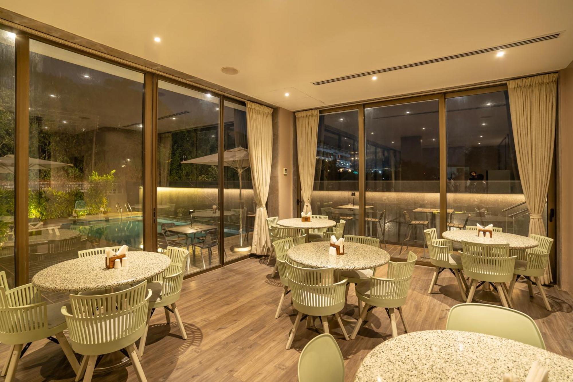 Leela Resort, The Exotic Boutique Hotel - Pure Veg ماهاباليشوار المظهر الخارجي الصورة